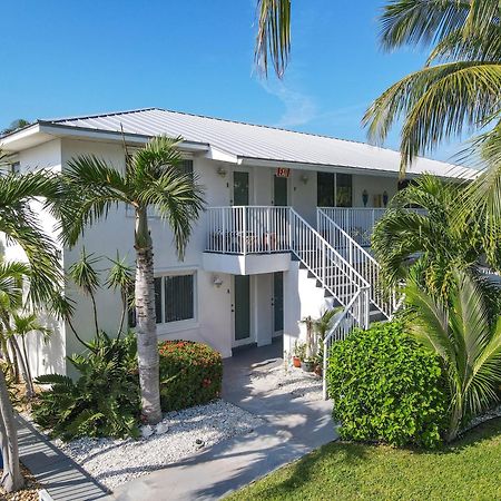 Sunshine Shores Boutique Apartments Палм-Бич-Шорс Экстерьер фото