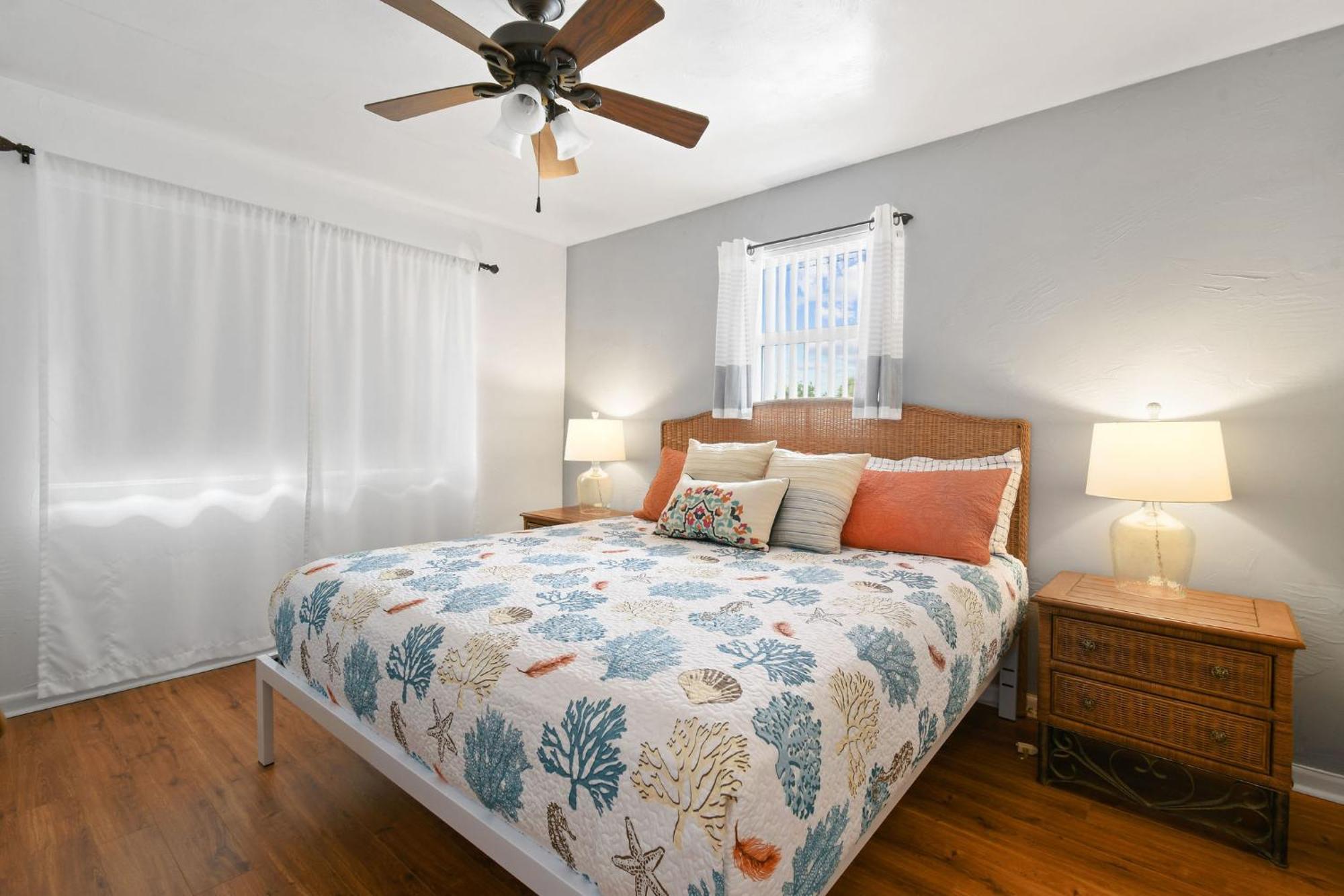 Sunshine Shores Boutique Apartments Палм-Бич-Шорс Экстерьер фото