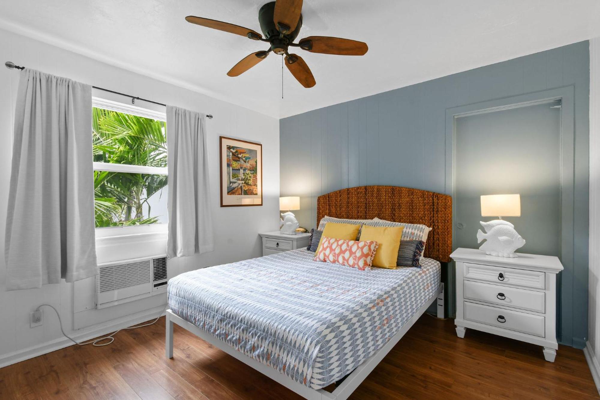 Sunshine Shores Boutique Apartments Палм-Бич-Шорс Экстерьер фото