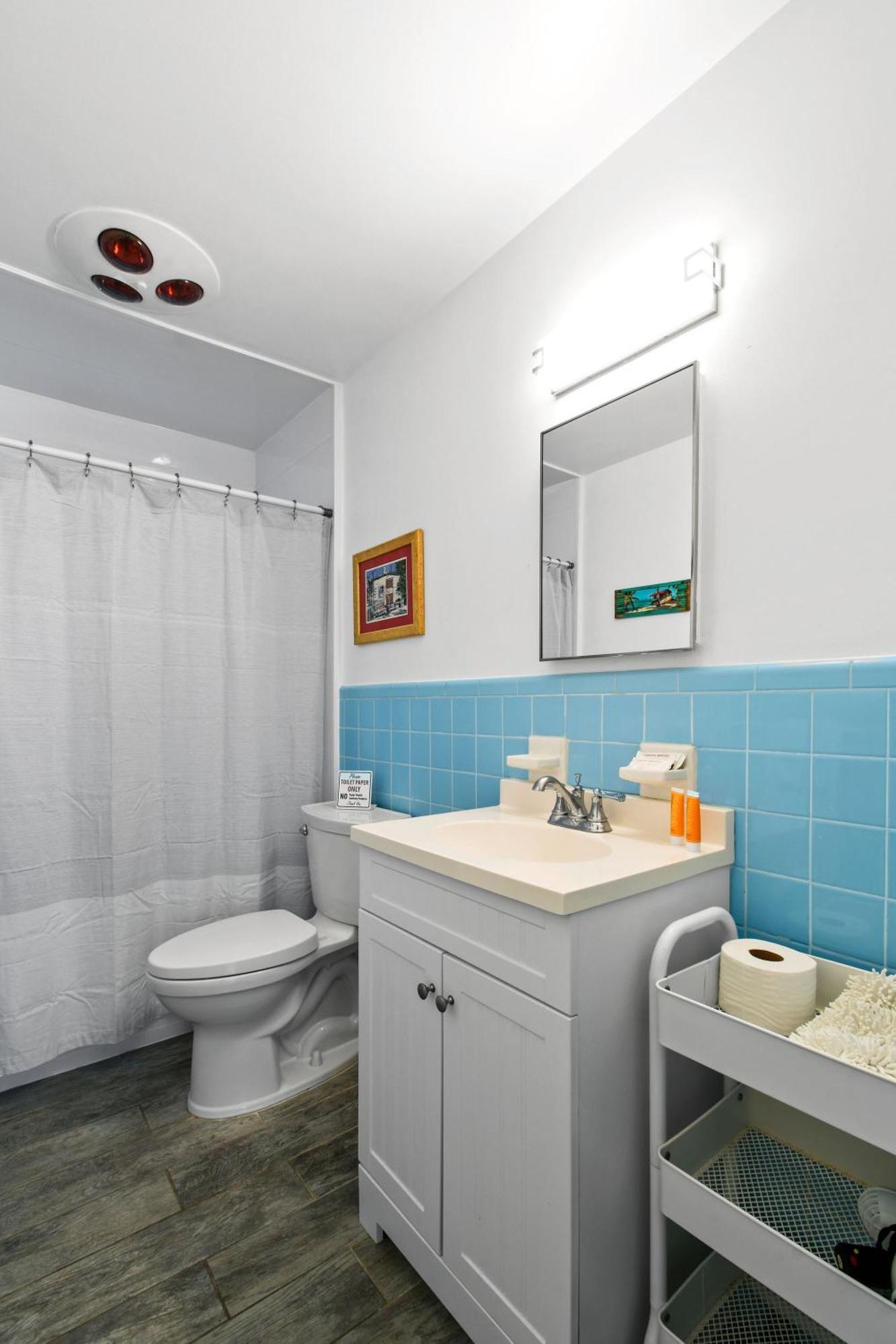 Sunshine Shores Boutique Apartments Палм-Бич-Шорс Экстерьер фото
