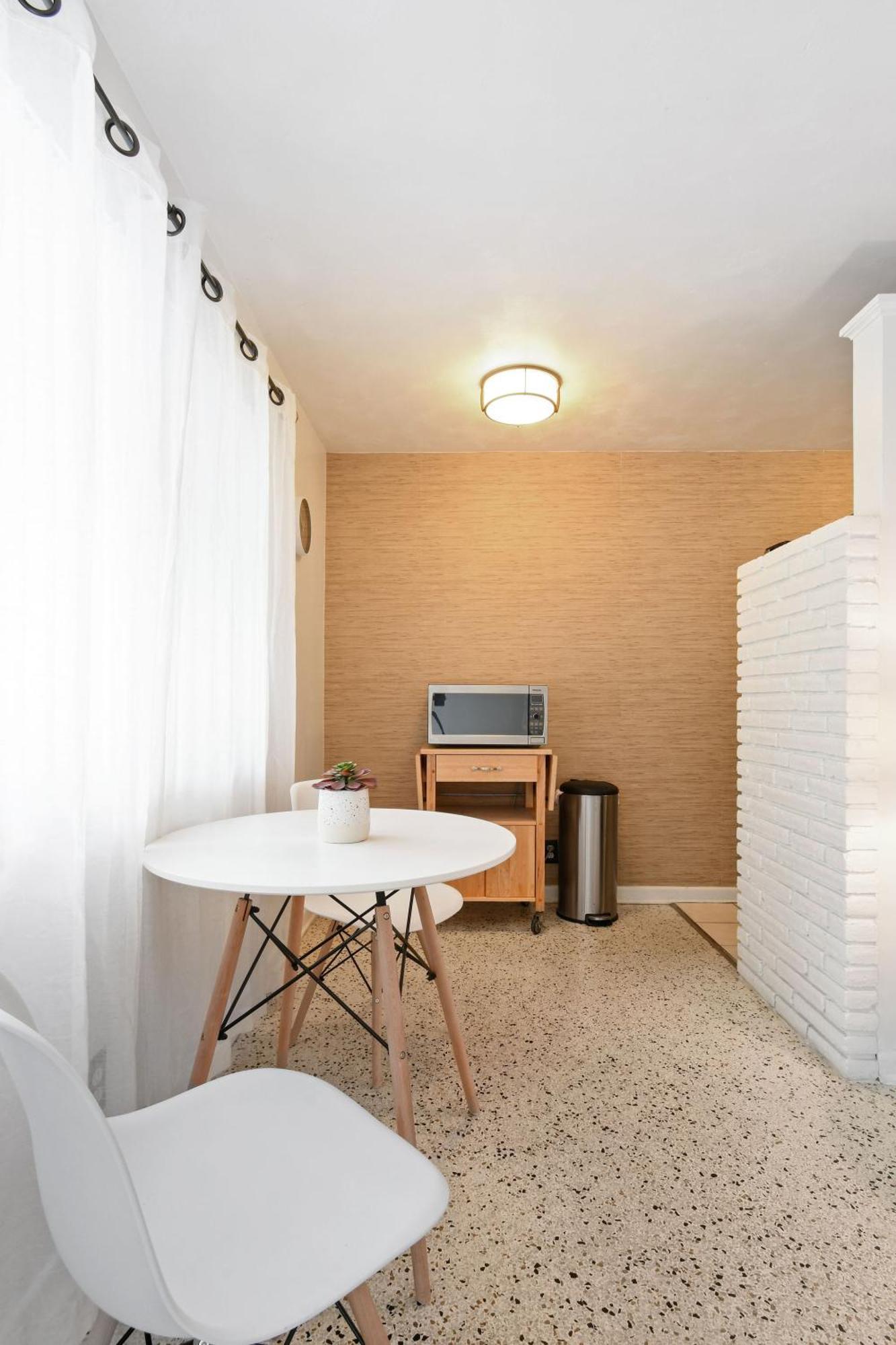Sunshine Shores Boutique Apartments Палм-Бич-Шорс Экстерьер фото