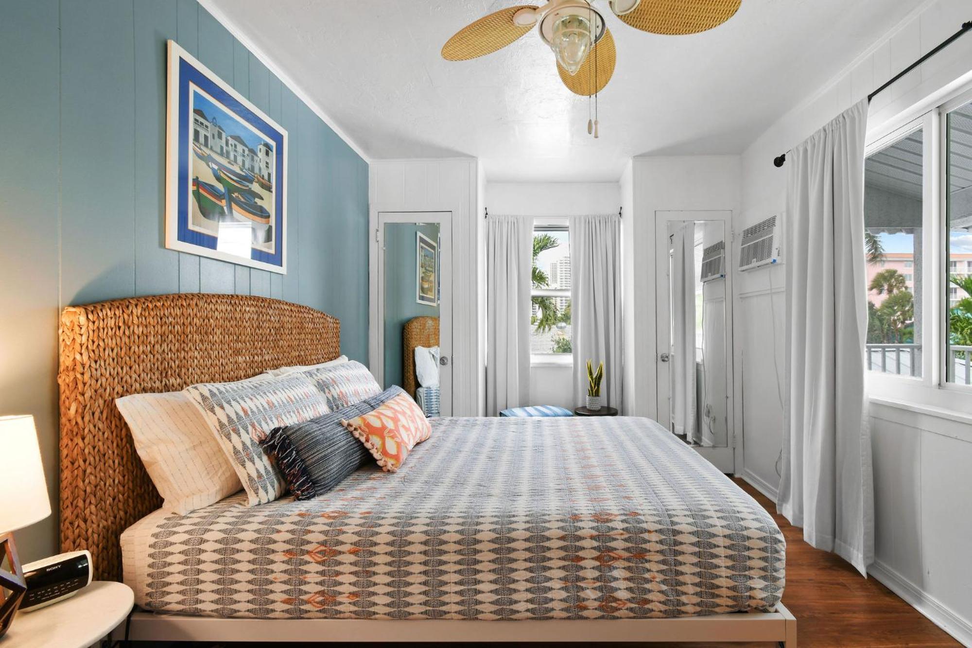 Sunshine Shores Boutique Apartments Палм-Бич-Шорс Экстерьер фото