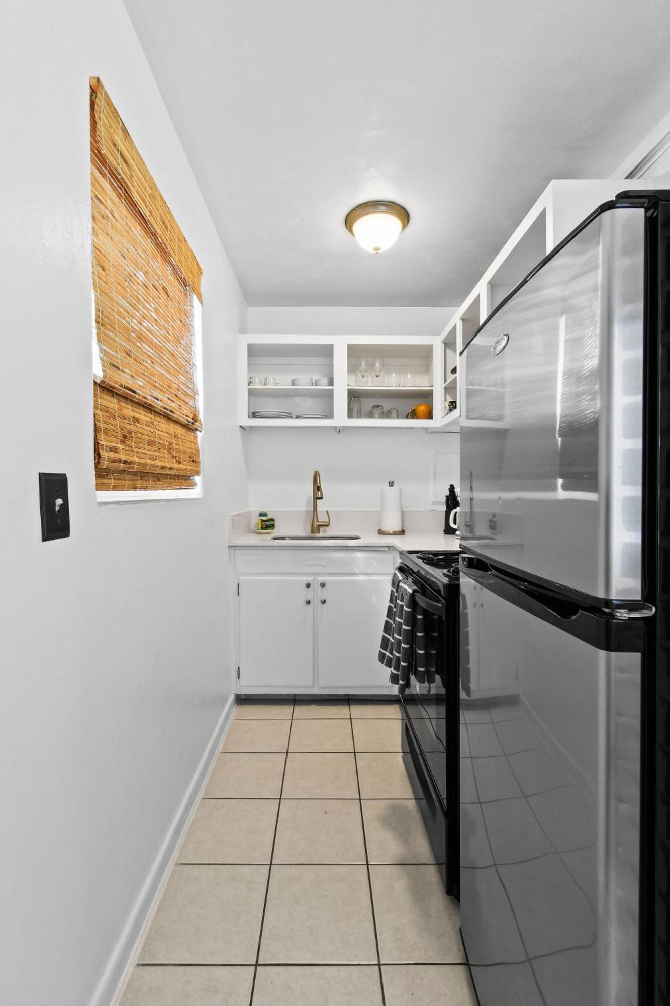 Sunshine Shores Boutique Apartments Палм-Бич-Шорс Экстерьер фото