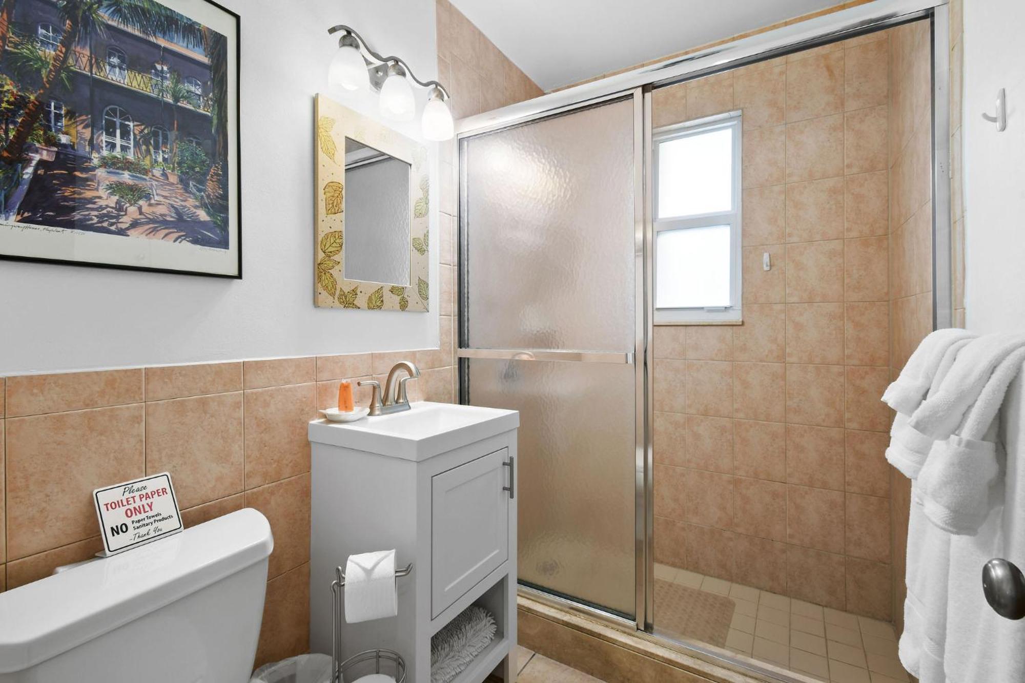 Sunshine Shores Boutique Apartments Палм-Бич-Шорс Экстерьер фото