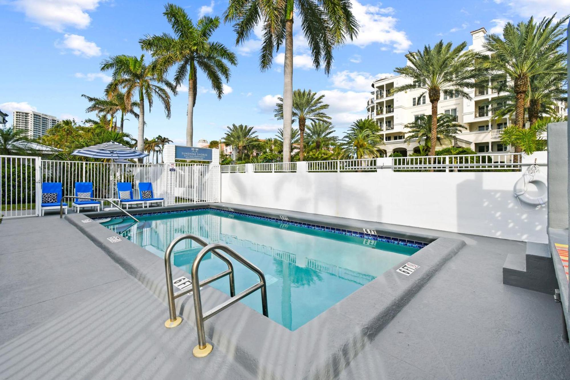 Sunshine Shores Boutique Apartments Палм-Бич-Шорс Экстерьер фото