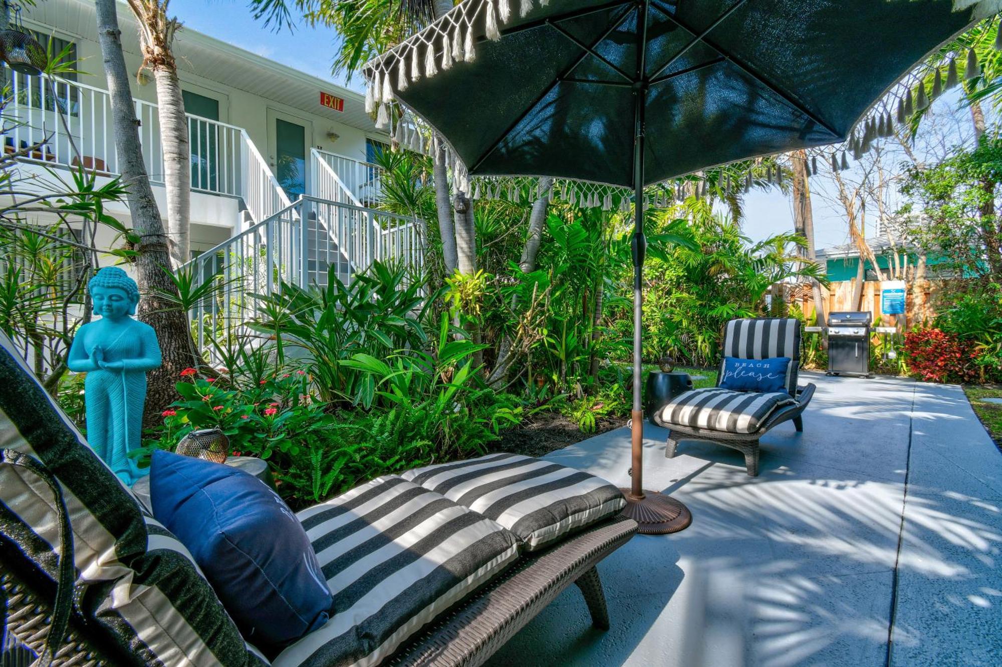 Sunshine Shores Boutique Apartments Палм-Бич-Шорс Экстерьер фото